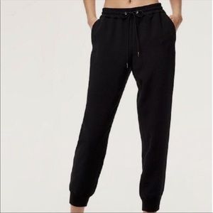 Aritzia (Wilfred) black dress joggers! Super adorable